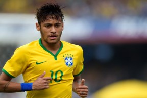 雷竞技在线平台-波兰神锋莱万单骑闯关，爆冷掀翻斗牛士军团引爆全场！